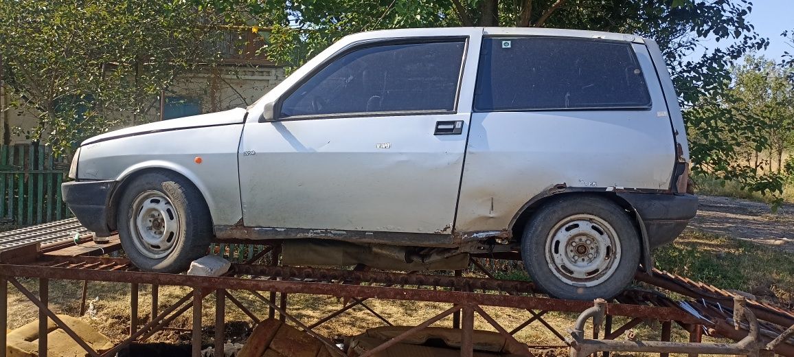 Продам Lancha y10gt целиком или на розбор