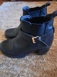 Botas pretas de plataforma