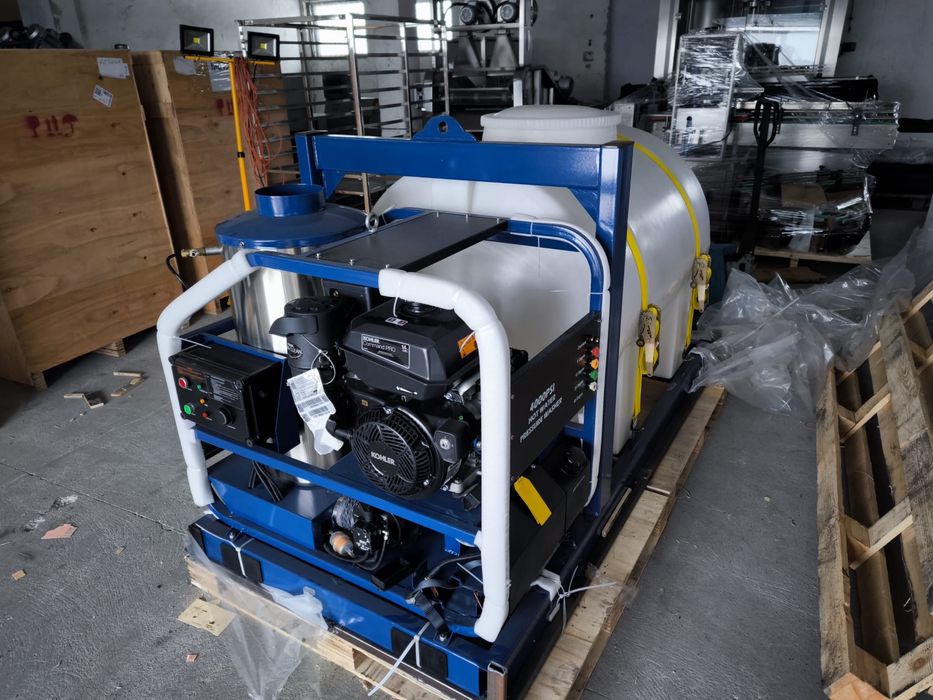 Mobilna myjka ciśnieniowa 300 BAR gorąco-wodna+zbiornik na wodę 1000l