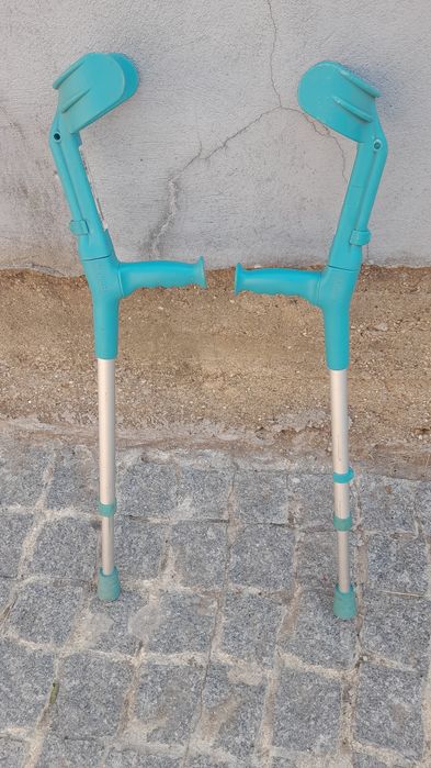 Vendo duas canadianas usadas