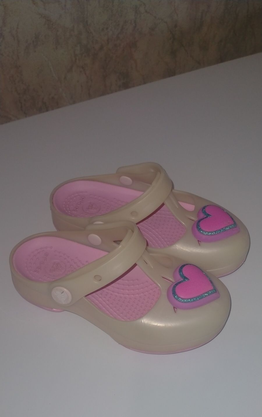 Тапочки, шльопки, сандалі Crocs C10