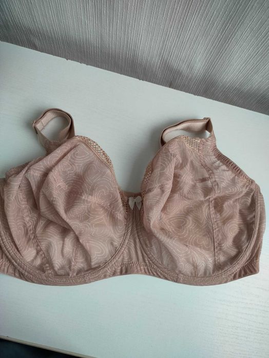 Бюстгальтер Marks & Spencer 95G на большую грудь бежевый в сердечки