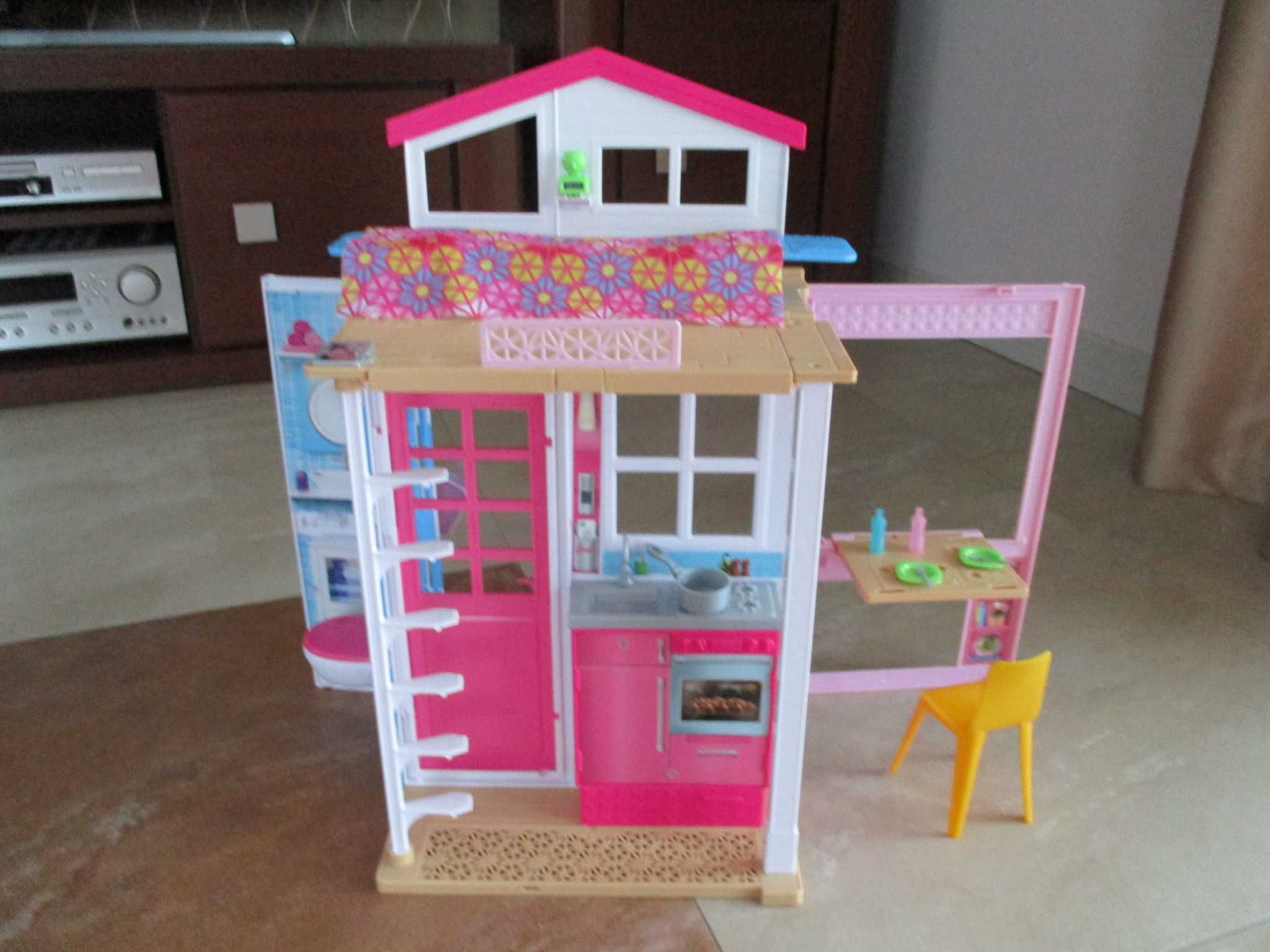Piętrowy domek Barbie