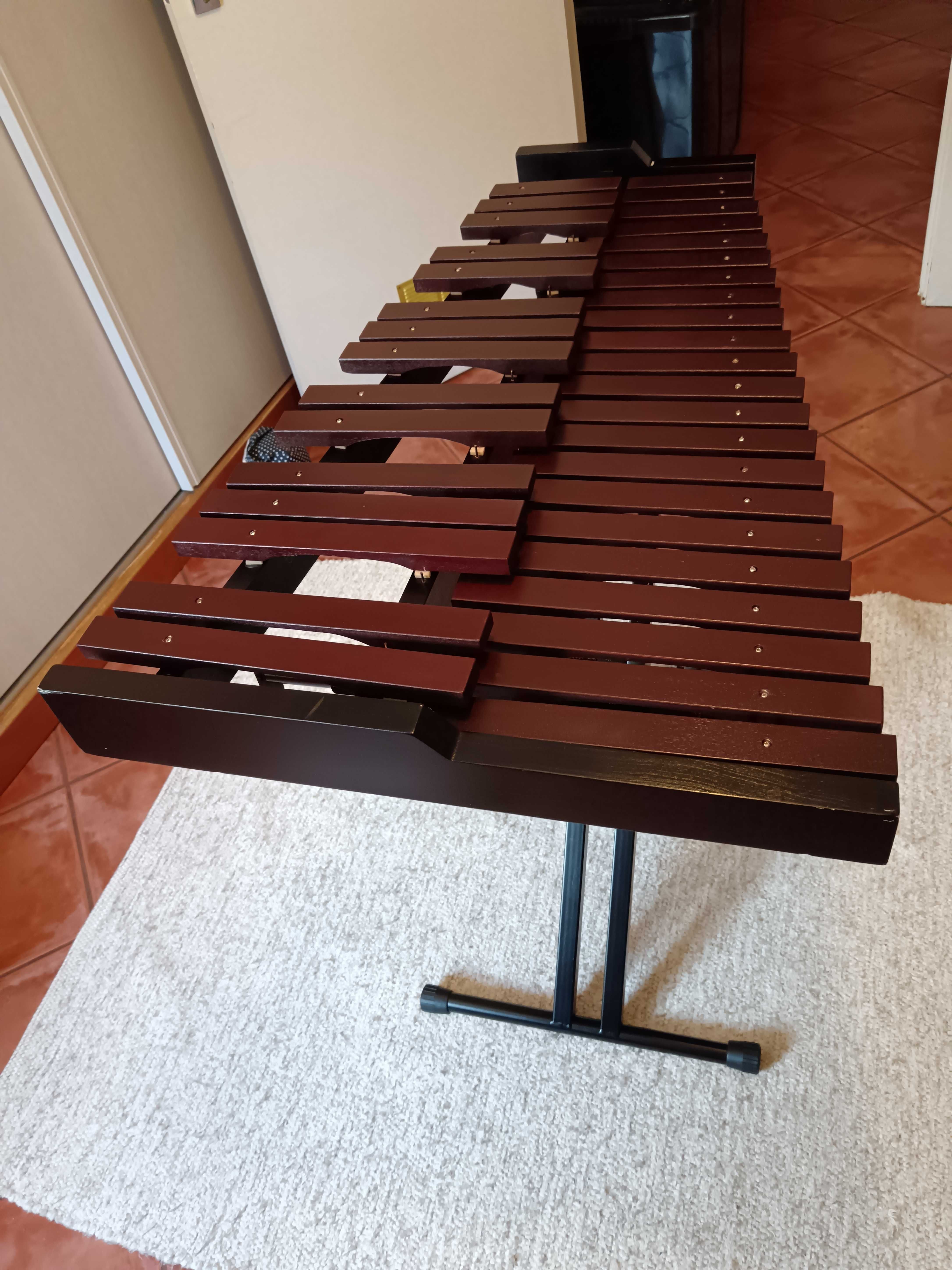 XILOFONE DE 3 OITAVAS com saco e tripé