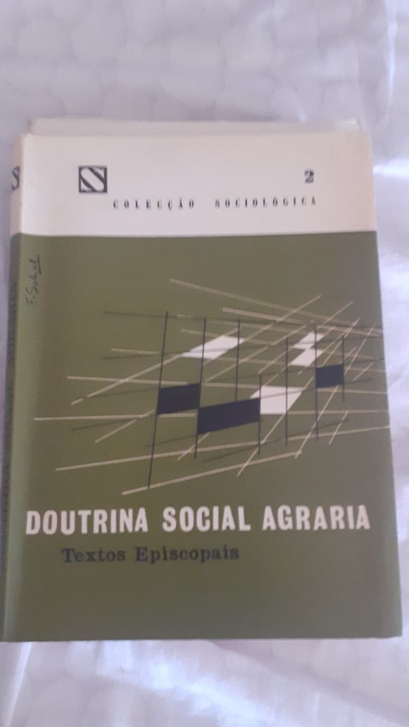 Doutrina Social Agraria livro capa Figueiredo Sobral surrealismo