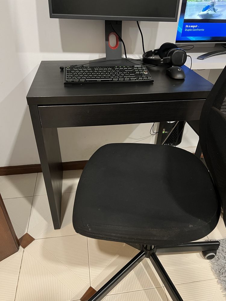 Vendo conjunto cadeira + secretária 73x50 cm Ikea - Bom estado