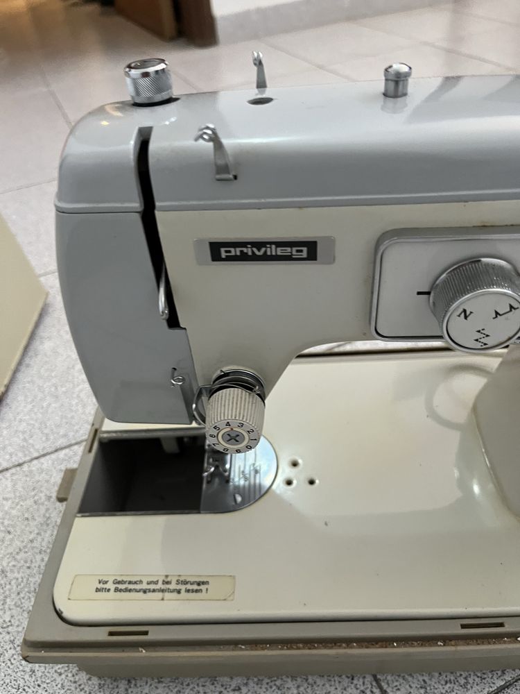 Máquina Costura Vintage Ideal Modell 750
