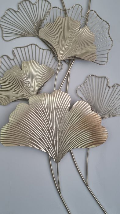 Quadro em metal dourado