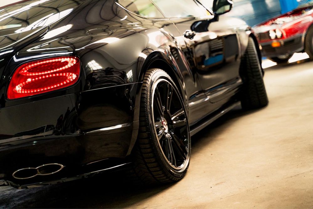 Bentley Continental GT - V8