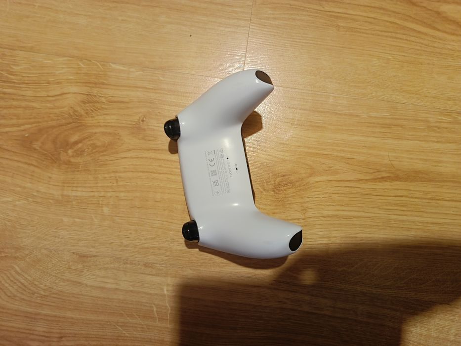 Konsola ps5 digital (bez napędu) +pad i kable