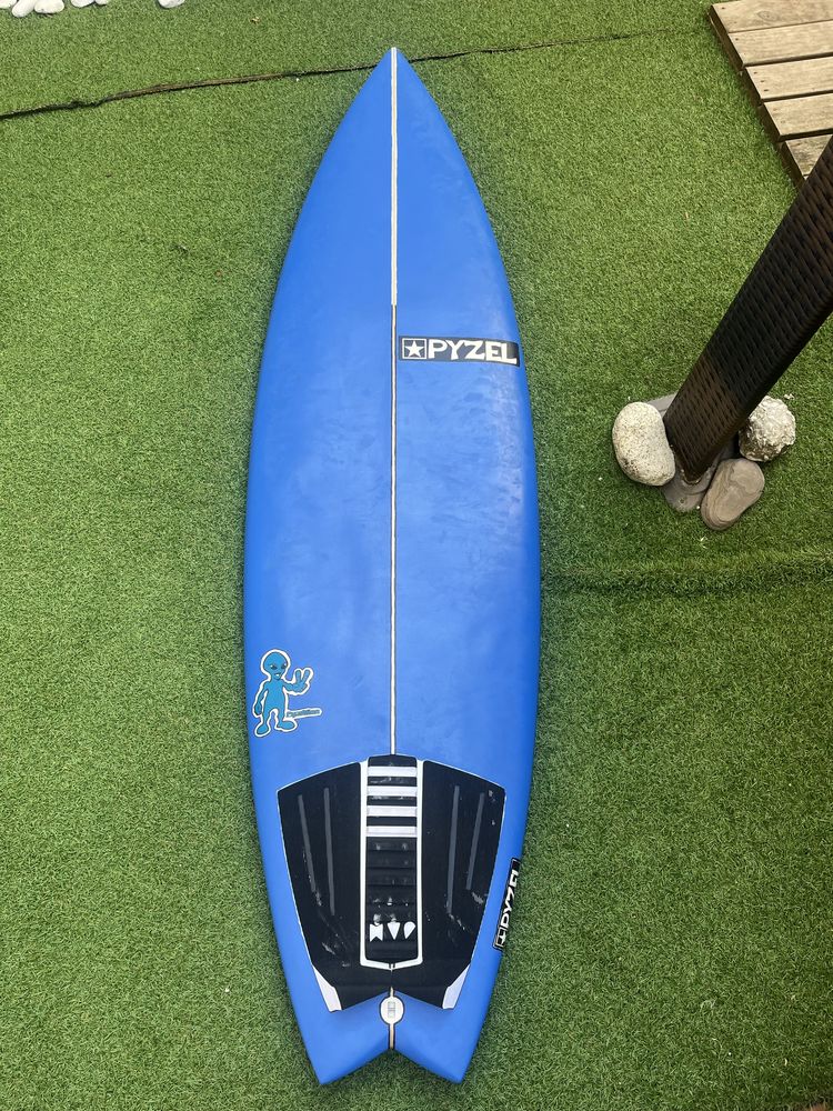 5’9” 28.50L Pyzel Surfboard
