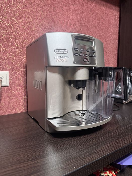 Кавомашина Delonghi ESAM 3500