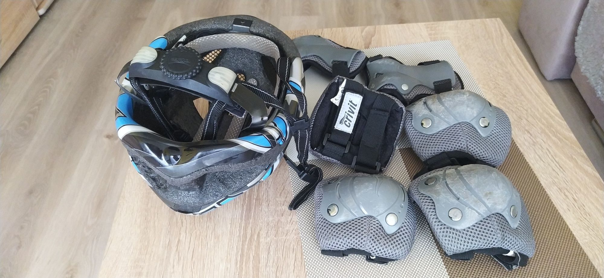 Oddam kask rowerowy oraz ochraniacze