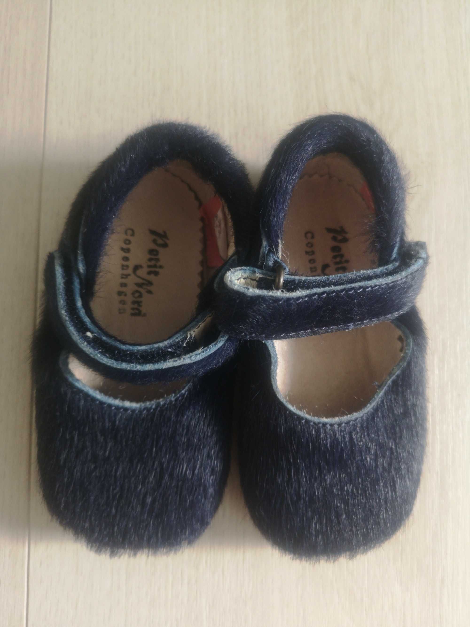 Buty/ kapcie dziecięce renomowanej firmy Petitnord Copenhagen, r. 19