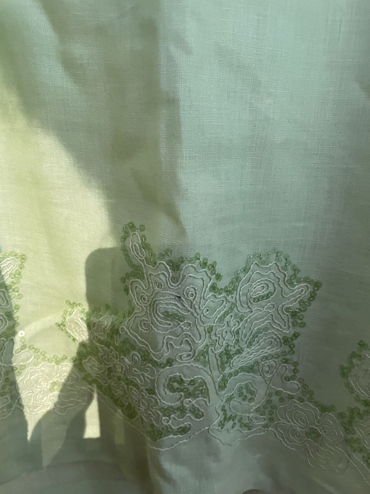 Conjunto de duas saias em linho bordadas tamanho 44/46
