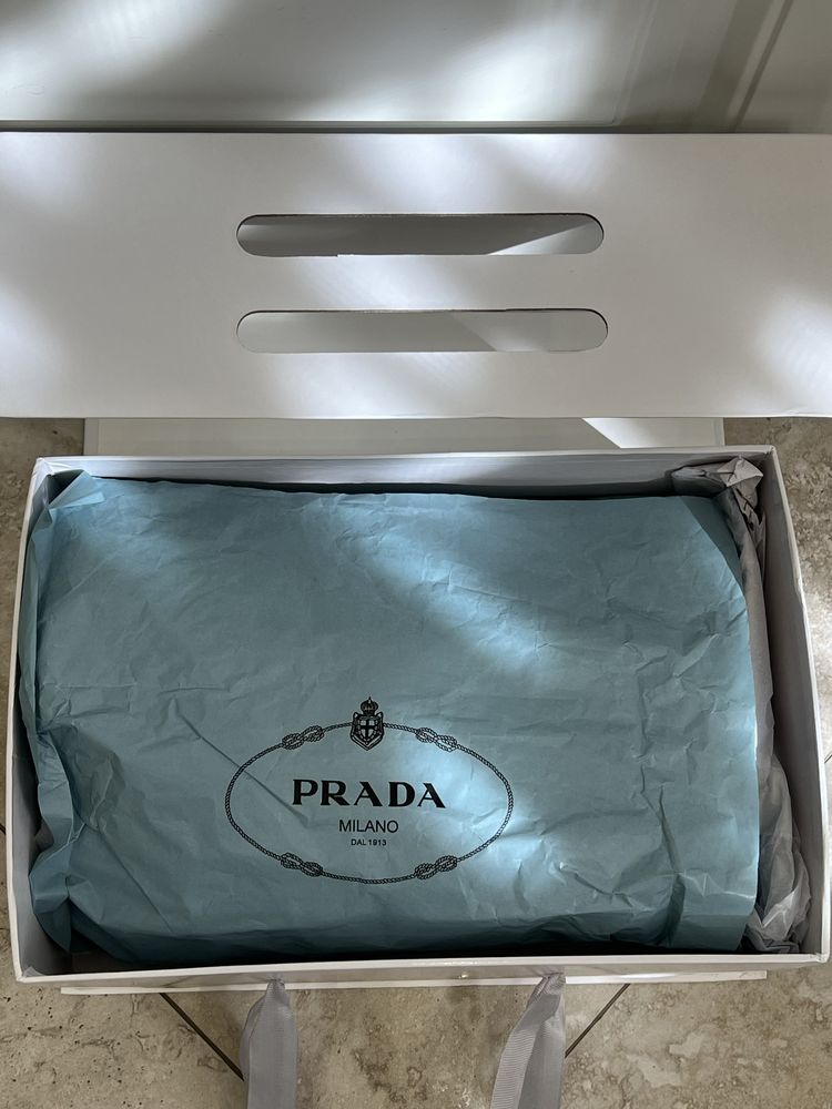 Женские туфли Prada