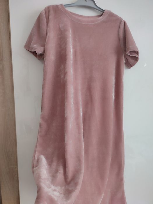 Welurowa sukienka na święta