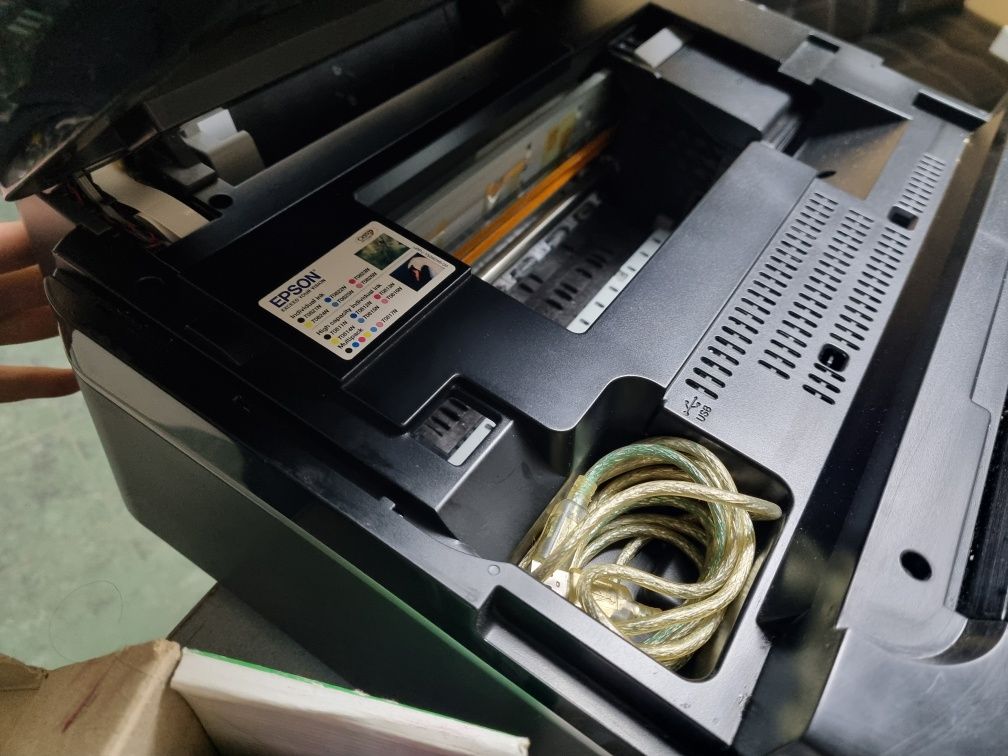 Epson Stylus Photo TX650 (друкує, потребує профілактики, заправляється