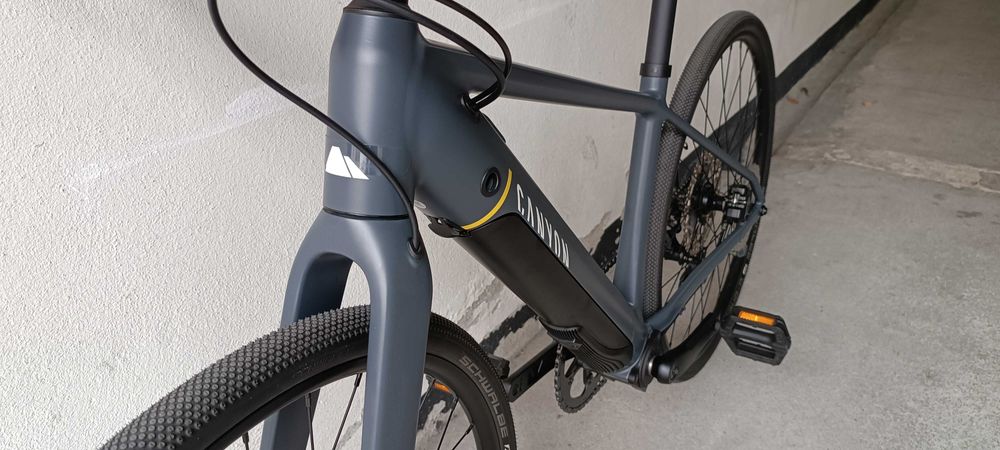 Bicicleta Elétrica CANYON ROADLINE ON6, igual a nova