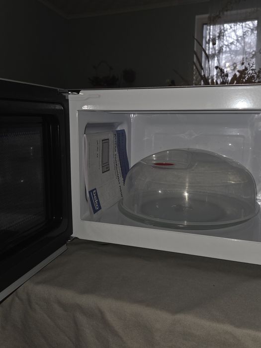 Мікрохвильова піч / Микроволновая печь Beko MOC20100S