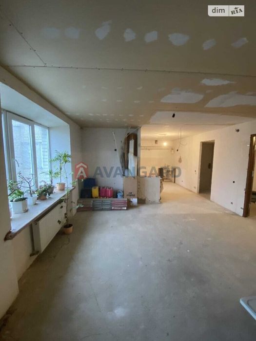 Продається нова чотири кімнатна квартира