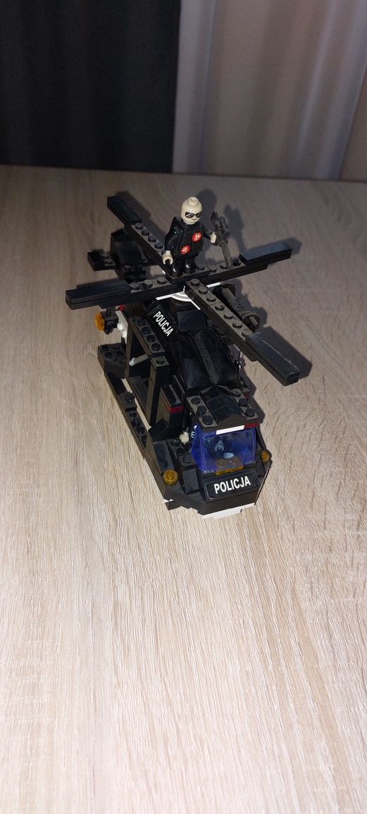 Klocki plastikowe helikopter policyjny + 3 postacie