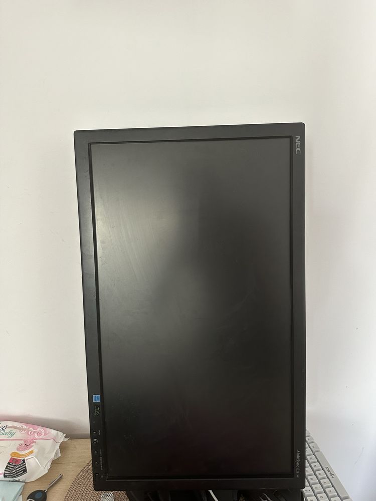 Monitor NEC MultiSync 23”