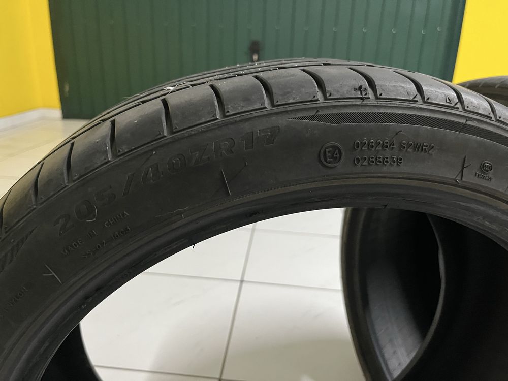 Pneus semi-novos 205/40 R17