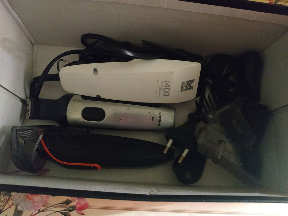 Універсальна машинка не робоча