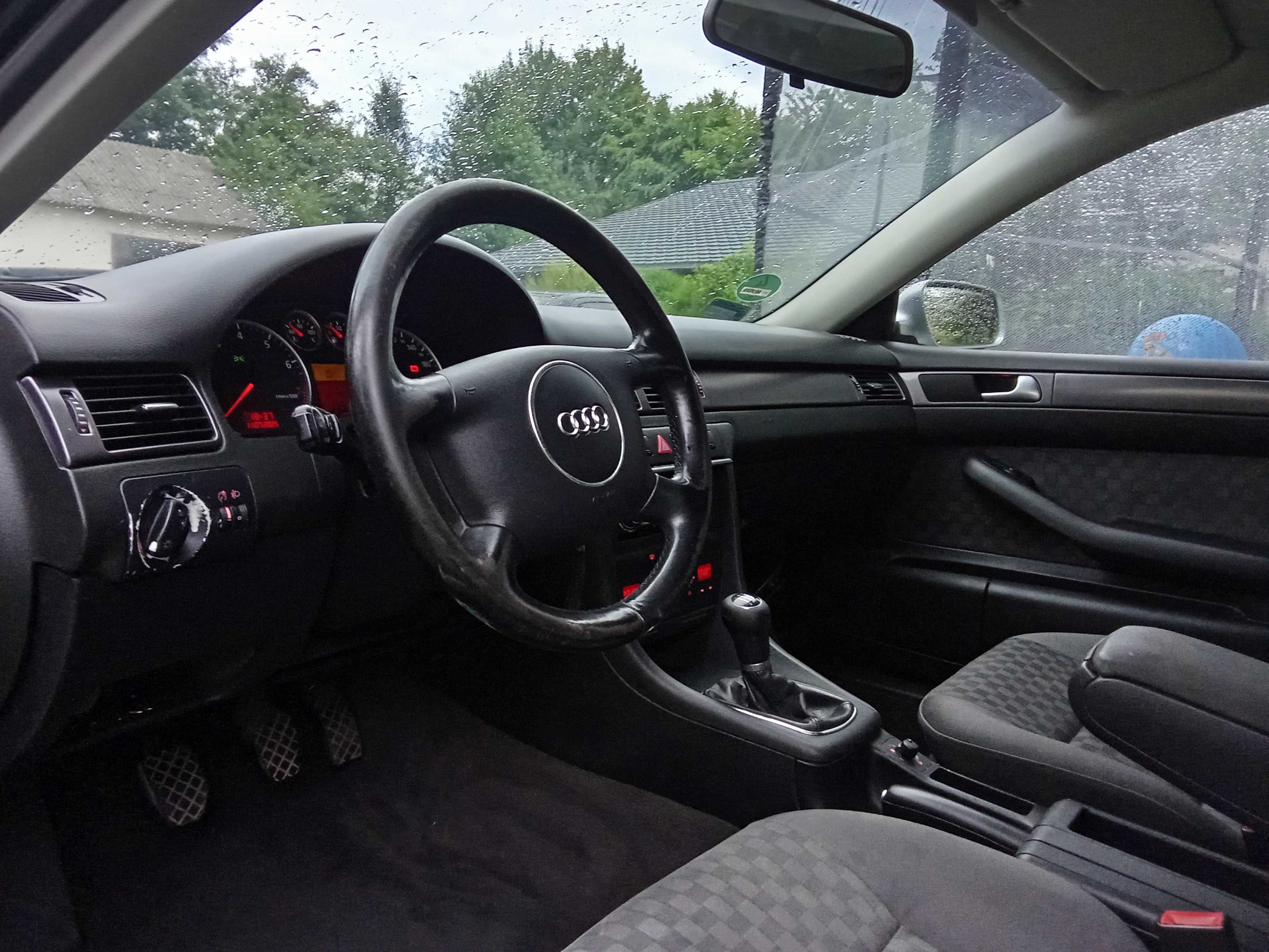 Audi A6 C5 2004 srebrny