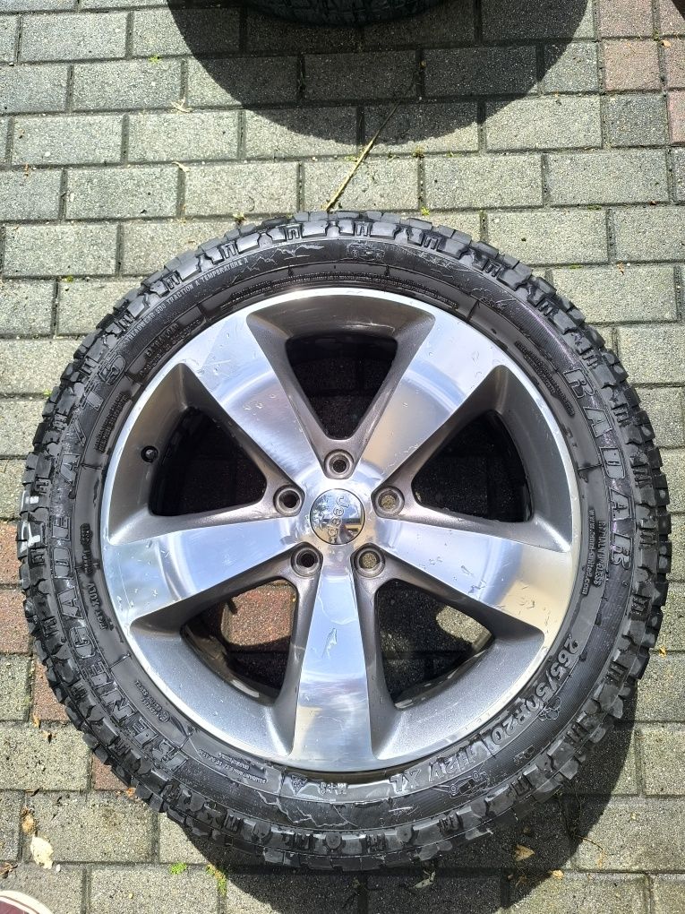 Jeep Grand Cherokee WK2 felgi + opony caloroczne