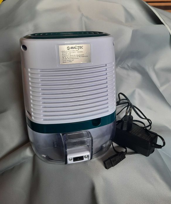 Osuszacz powietrza pochłaniacz wilgoci w domu dehumidifier pleśń grzyb
