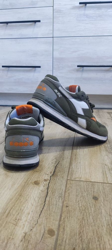 Sneaker von Diadora Gr. 45 (khaki, orange) - NEU!