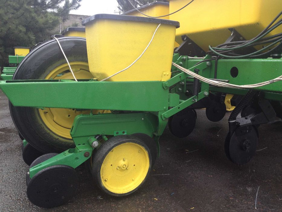 Сеялка пропашная John Deere 7000/7200 8/16рядн. из США в наличии