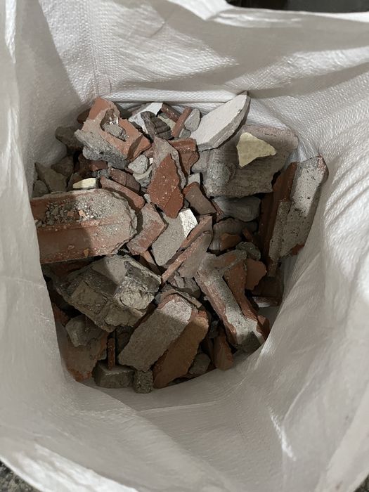 Lixo de obras ( entulho)