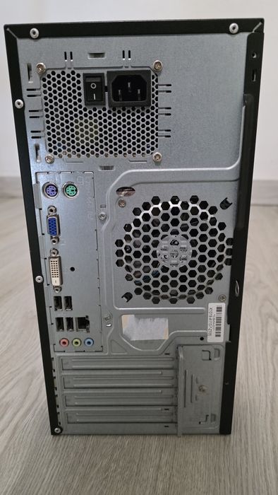 Torre Desktop Fujitsu i5 | 8GB RAM | 256GB SSD | WIN11