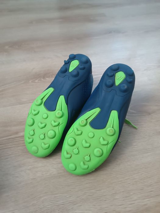 Buty piłkarskie korki roz.37
