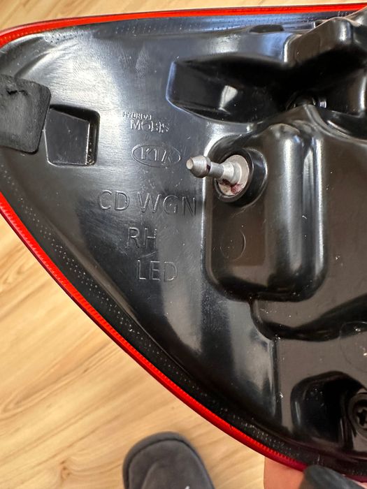 J792418200 J792418310 kia ceed ліхтар зад фонарь led лампа 92402j7150