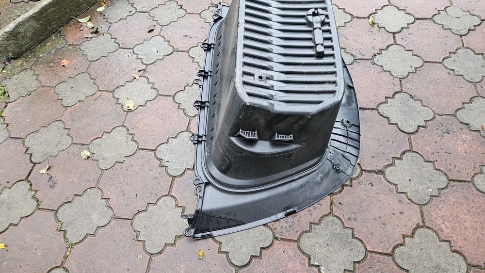 Корито Tesla Model Y