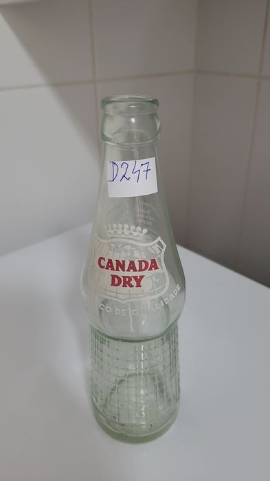 Garrafa antiga pirogravada Canada Dry.