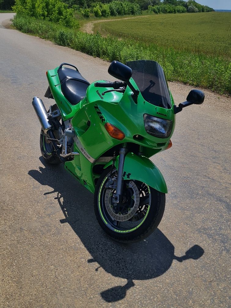 Kawasaki zzr 400