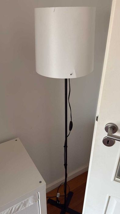 3 Candeiros de pé alto