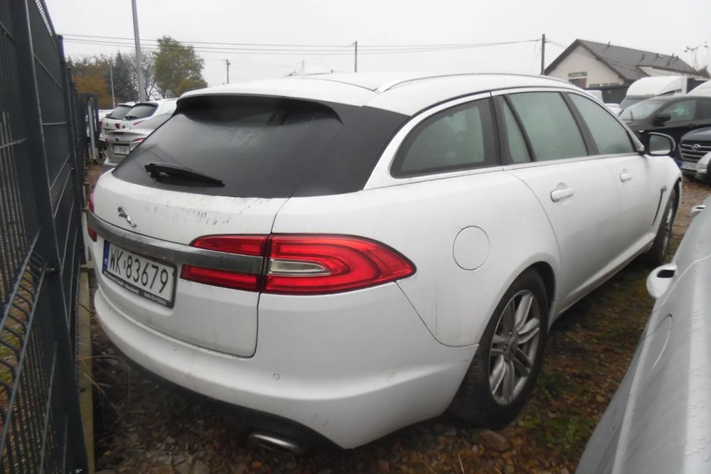 Jaguar XF 2013r, 3.0 Diesel, Uszkodzony przód.
