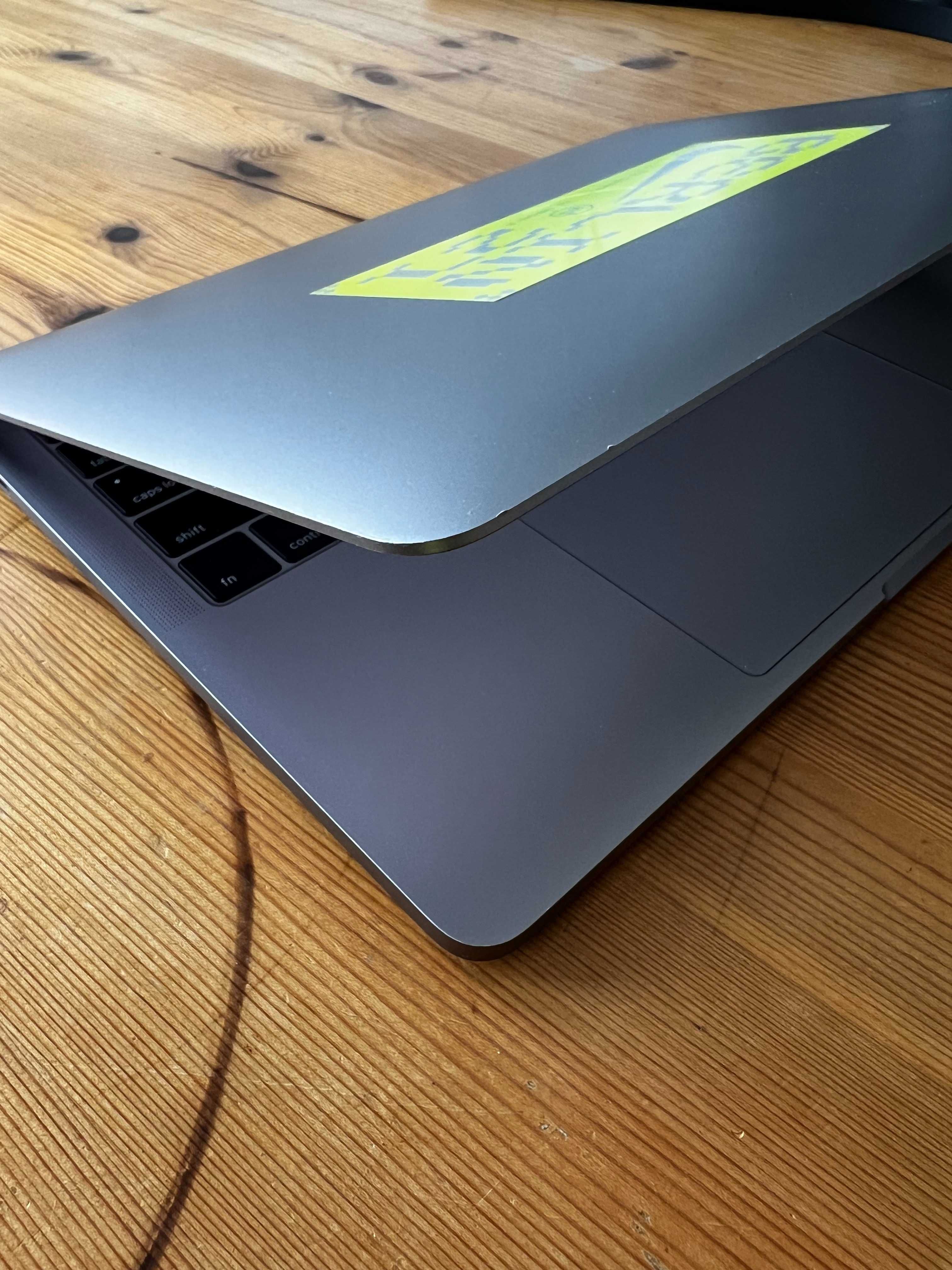 Macbook PRO 13 i5 | 8GB | 500 SSD | nowa bateria | nowa klawiatura