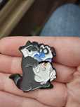 Pin's de Yoko e Percy do desenho animado Pocahontas da Disney