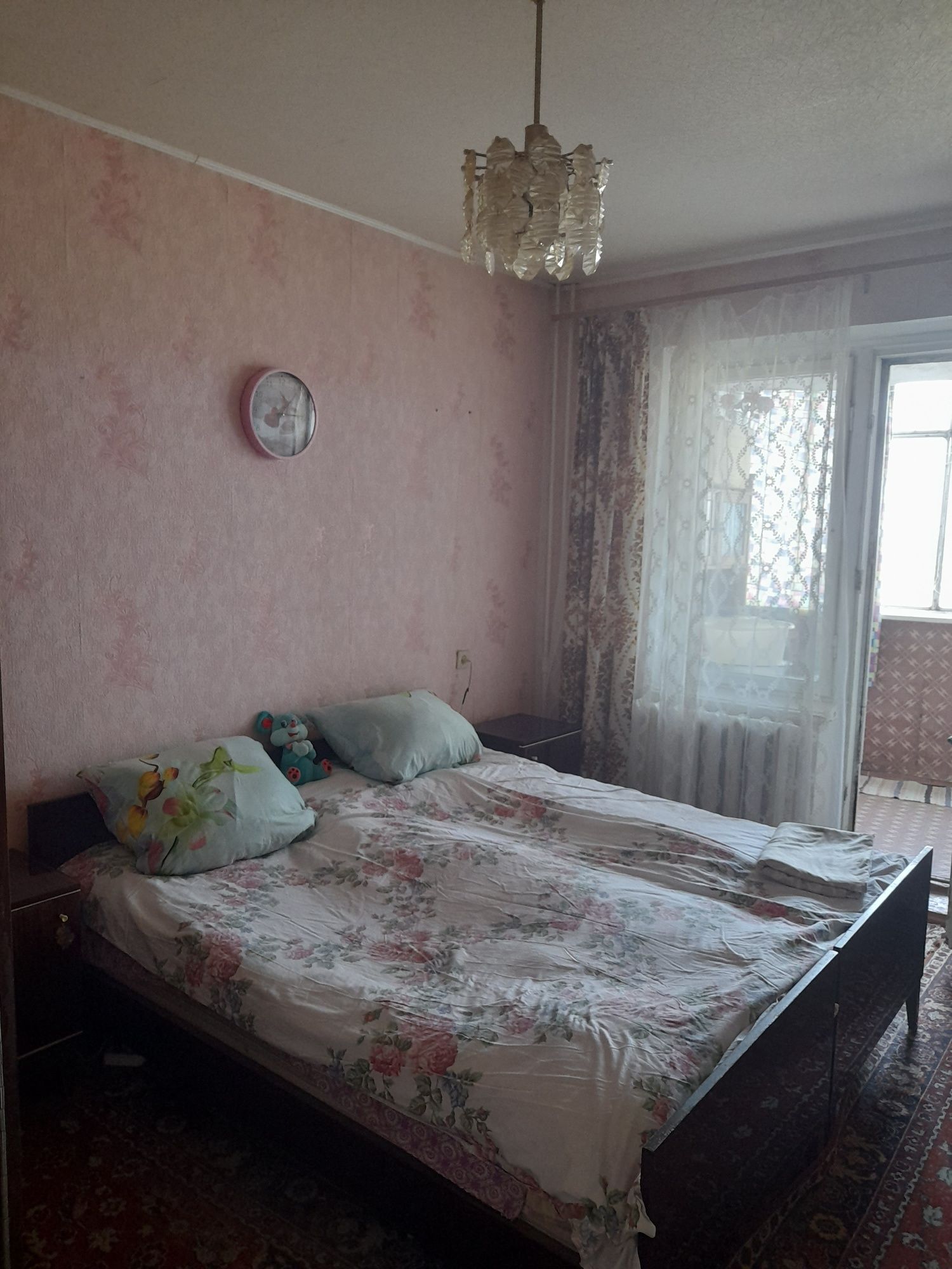Продам трьохкімнатну квартиру.