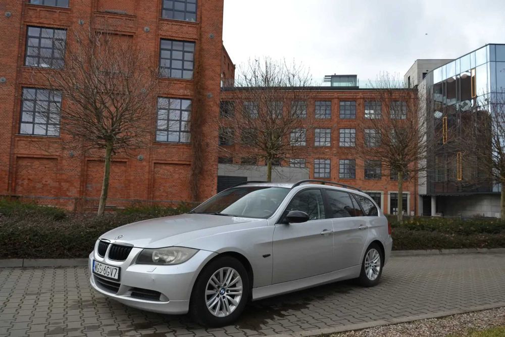 BMW Seria 3 325i Touring