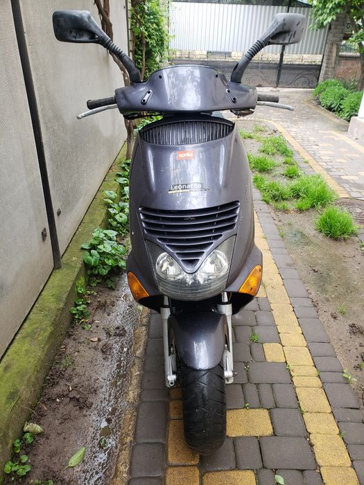 Скутер Aprilia Leonardo 125
