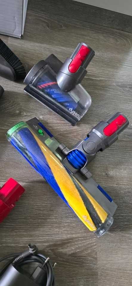 Niesamowity odkurzacz Detect Absolute V15 ( Dyson) w świetnym stanie