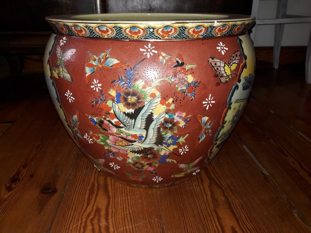 Ozdobna ceramiczna waza 
z chińskiej ceramiki